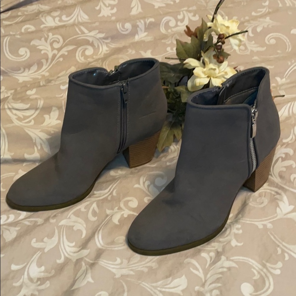 Fabulous Grey Booties with Brown Chunky Heel
